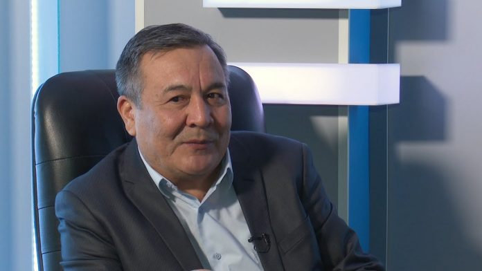 Дос Көшім, «Ұлт тағдыры» қозғалысының төрағасы, саясаткер